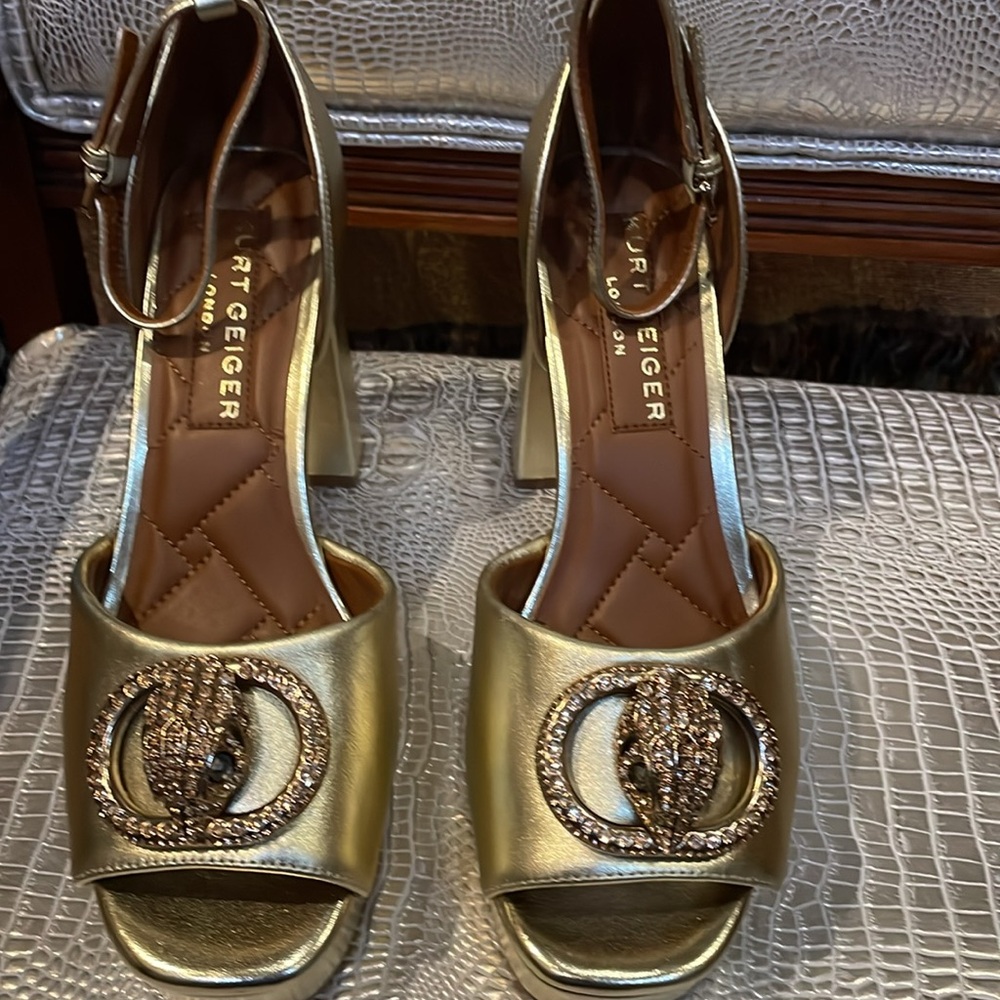 Kurt Geiger Metallic Gold Block Heel Shoes with Jeweled EYE Emblem BRAND NEW